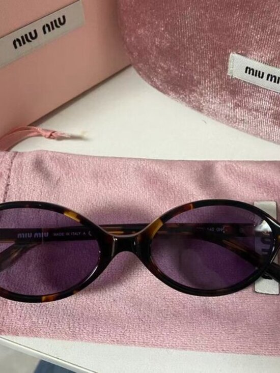 Miu Miu sunglasses main image 4